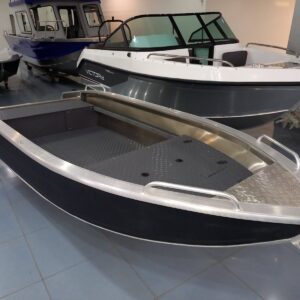 Алюминиевая моторная лодка «ТРИЕРА 390 Румпель»